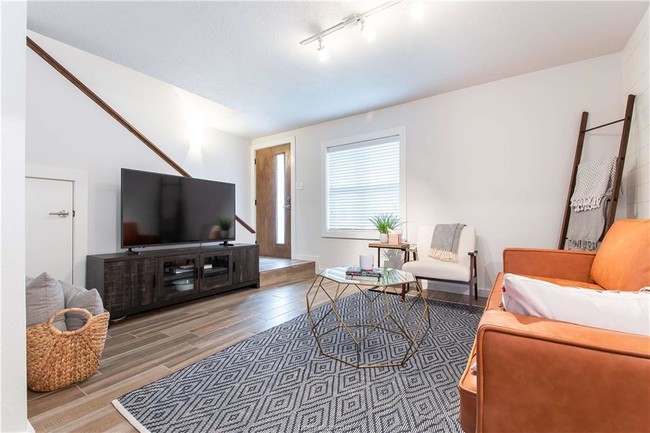 Photo - 502 1st St Unit 2