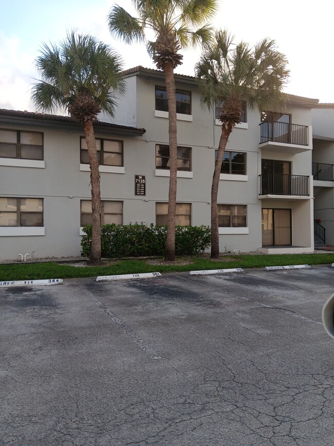 Photo - 7135 NW 179th St Apartment Unit 107