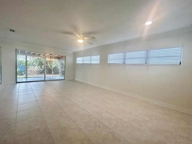 Photo - Charming 2 bedroom/1 Bathroom Home in Shore Acres