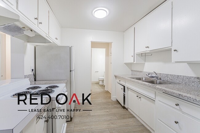 Photo - 2748 Montrose Ave Unit 3