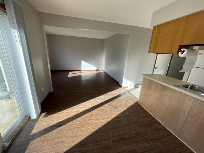 Photo - 2214 18th Ave SE