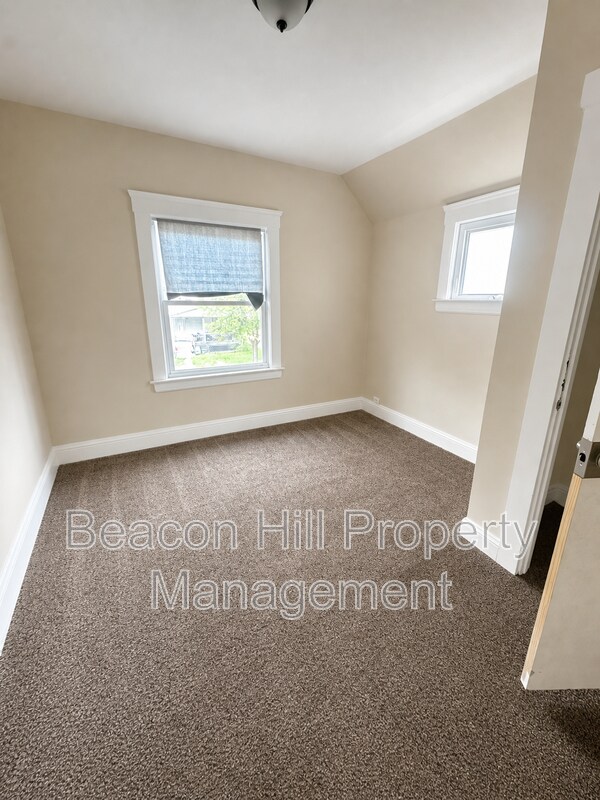 Photo - 9814 Dunlap Ave