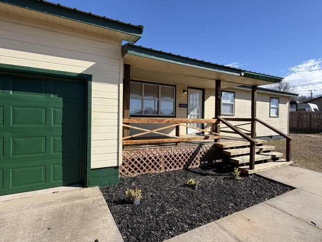 Photo - 406 Anderson Dr