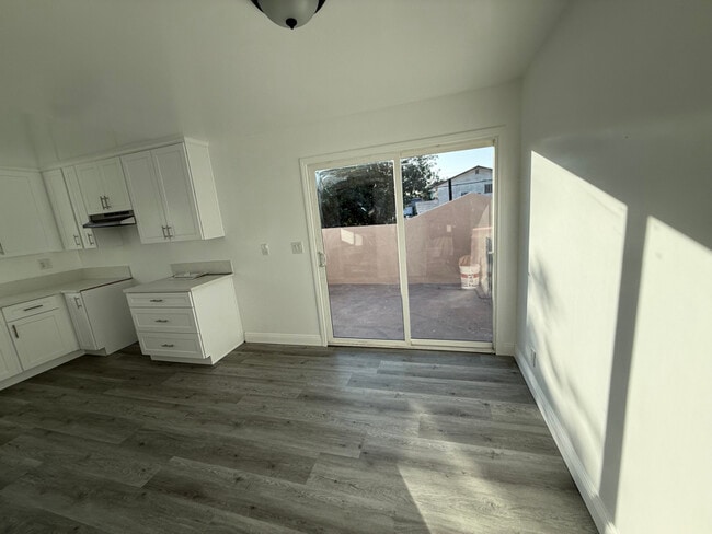 Photo - 3275 Saturn Ave Unidad A