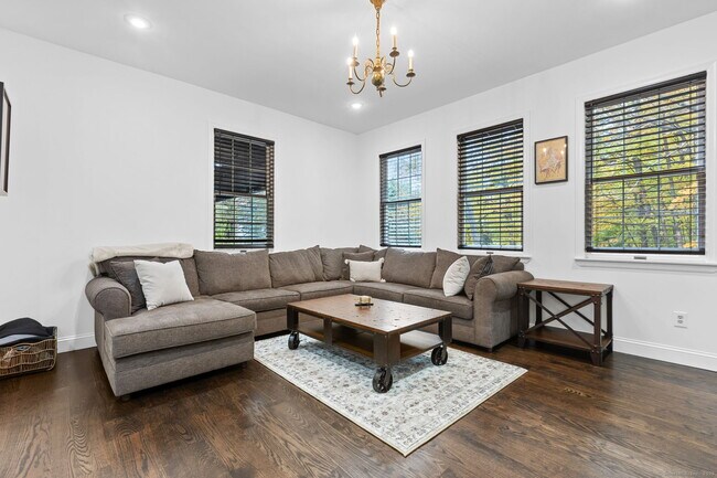 Photo - 17 Curtis Dr