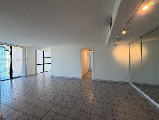 Photo - 18181 NE 31st Ct Unit 1405