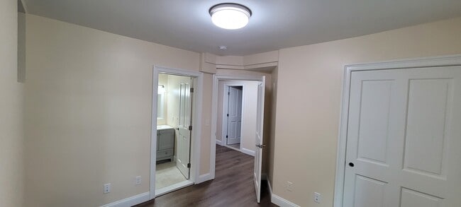 Photo - 18 Hooker Ave