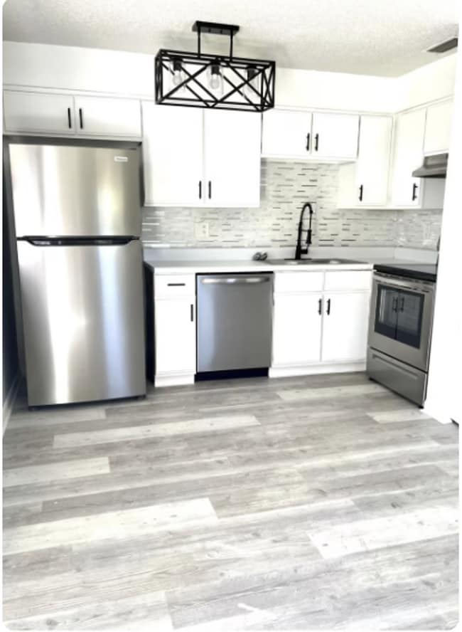 Photo - Beautiful Newly Remodeled Apartment Unit 1548-H3