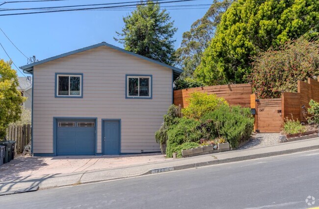Building Photo - 1327 Crespi Dr Rental