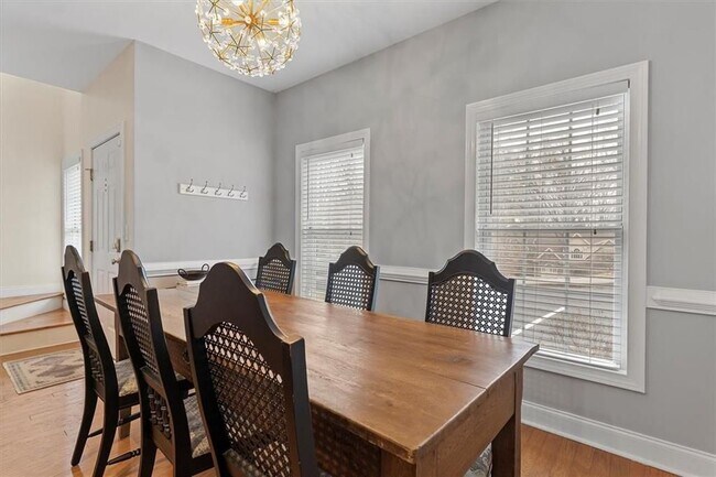 Photo - 1168 Stephens St