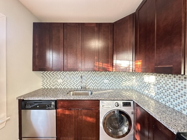 Photo - 822 Elm St Unit 603