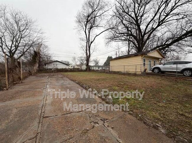 Photo - 2527 Switzer Ave