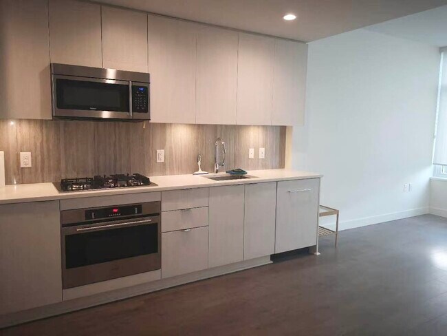 Photo - 5051 Imperial St