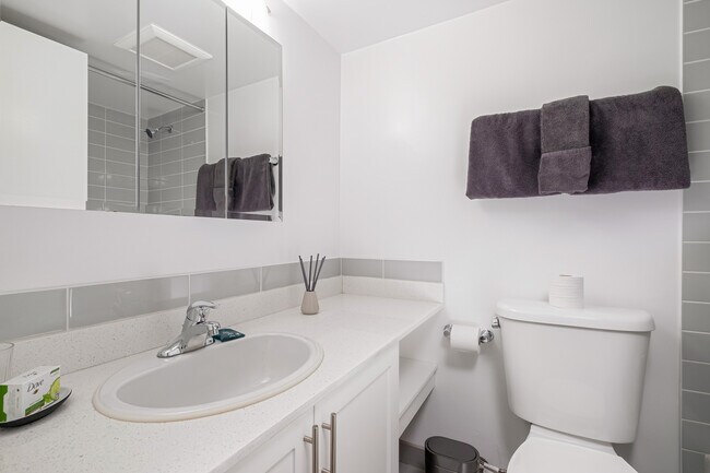 Photo - Somerset Unit 00507