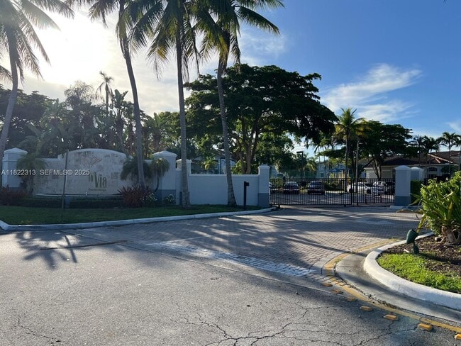 Photo - 9645 NW 1st Ct Unidad 1-209