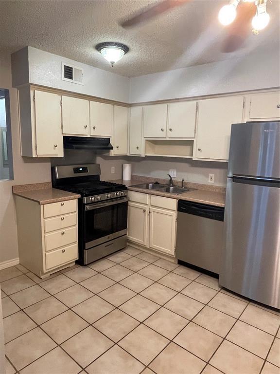 2304 Barton Village Cir