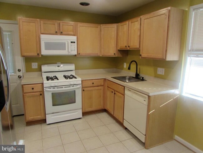 Photo - 7305 Charlotte St