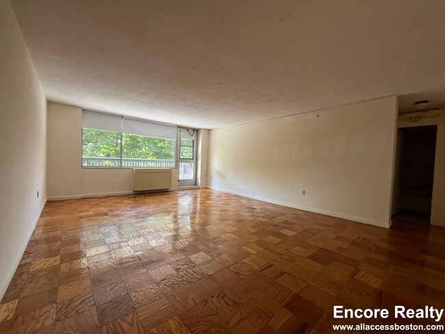 Building Photo - 57 Monmouth St