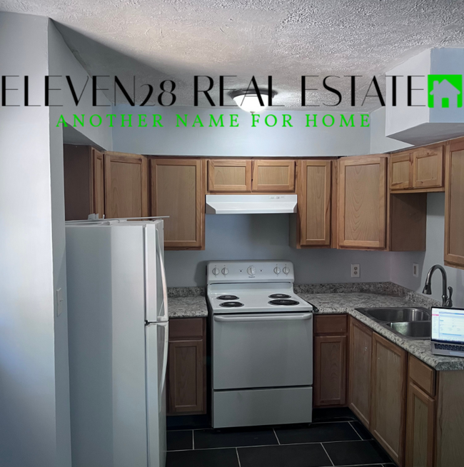 Photo - 2165 Selim Ave