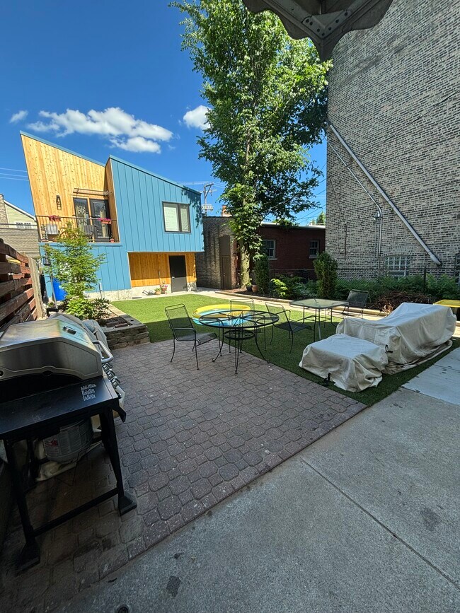 Photo - 4113 N Ashland Ave Apartamentos Unidad Garden