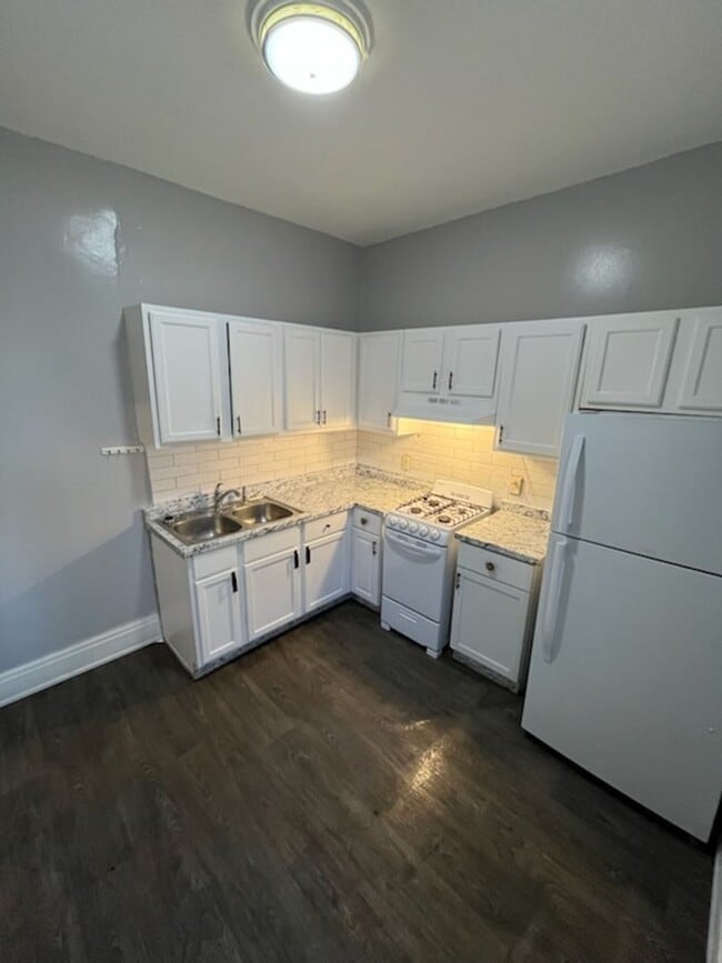 Building Photo - One Bedroom Westside Saint Paul Apartment Unit 13