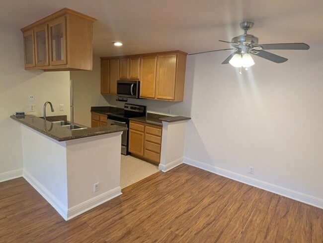 Photo - 2 Bedroom-1 Bathroom Single Story Condo; 2nd floor unit in Lakeside Unit 115