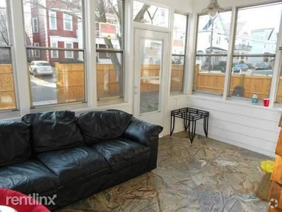 Building Photo - 24 Ashford St Unit 2 Rental