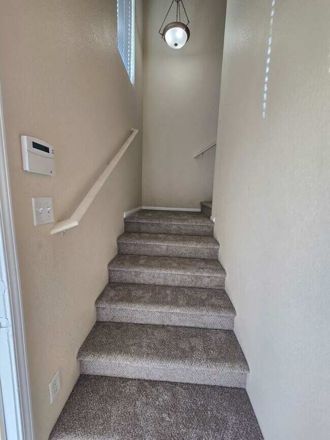 Beautiful 1 Bed, 1 Bath condo on 2nd floor... House Rental in Las