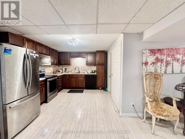 Photo - 2082 Burbank Dr
