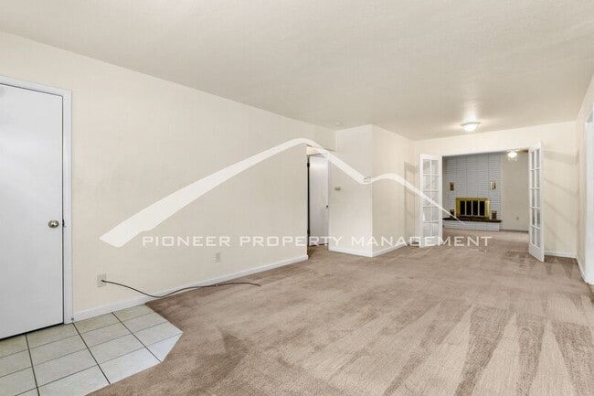 Photo - 3273 S Forest St