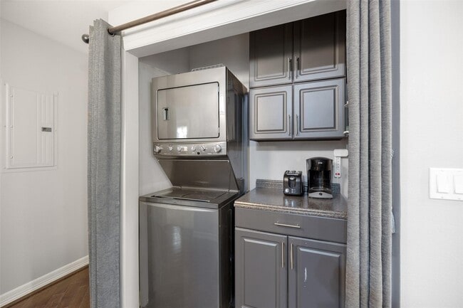 Photo - 3501 Chenevert St Unit 17