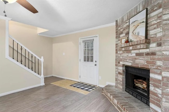 Photo - 2 Bedroom, 1.5 Bath Townhome – Modern Comf...