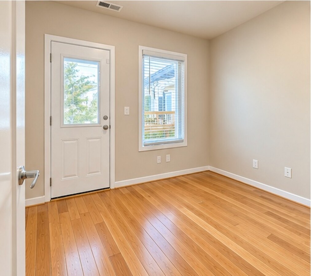 Photo - 1925 M St NE Unit #1