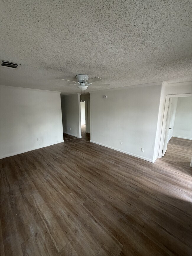 Photo - 735 21st St S