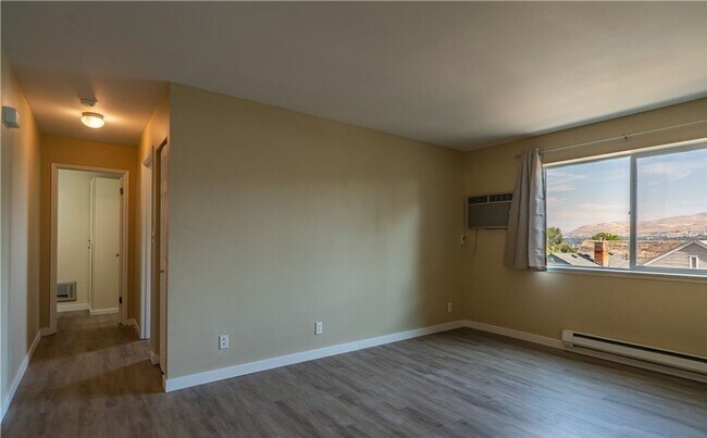 Photo - Beautiful 1 bed/1 bath condo, located clos...