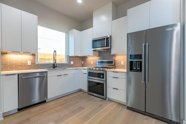 Photo - 2008 Canterbury St