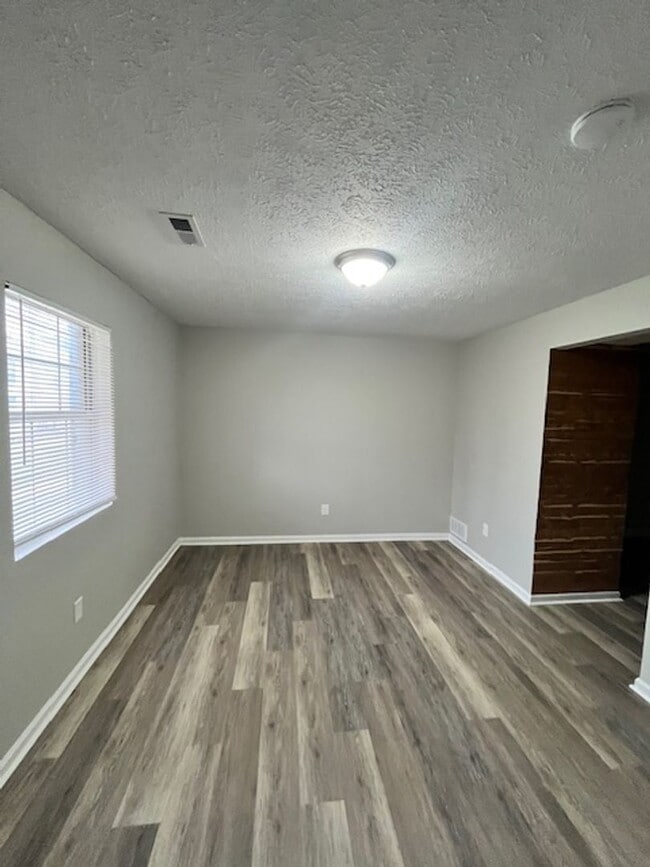 Photo - 2 Bedroom, 1.5 Bath Close to Berea College Unit 20