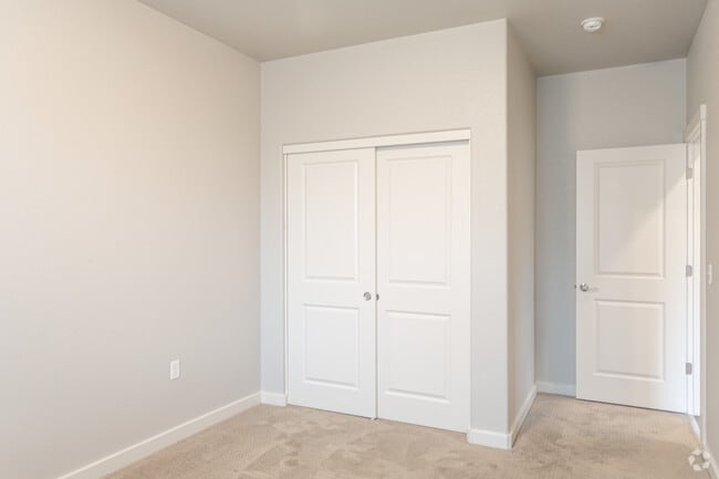 3BR, 2BA - 1551 SF