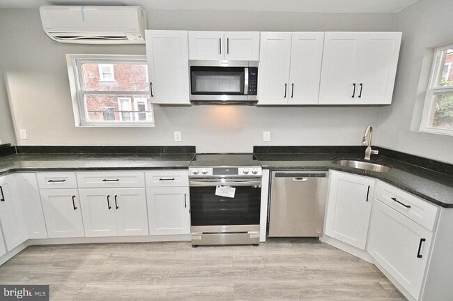 Photo - 614 N Frazier St