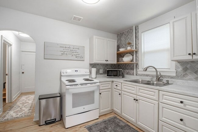 Photo - 206 1/2 5th St Unit 206 1/2 5th St