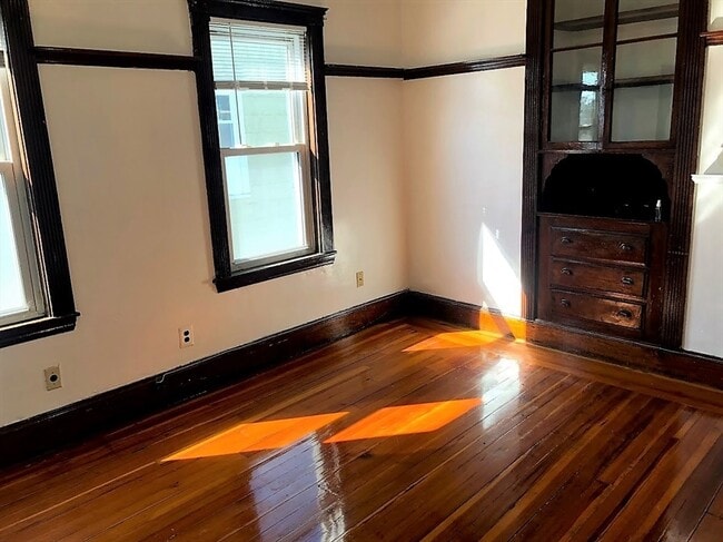 Photo - 28 Litchfield St