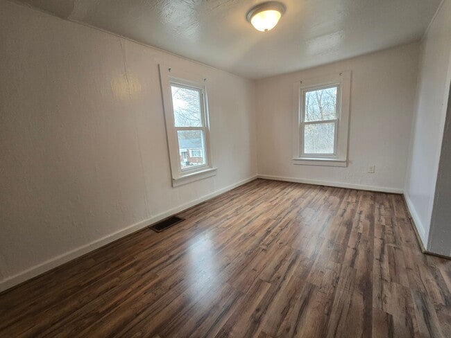 Photo - 1007 Burtner Rd