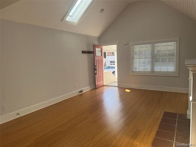 46 Clayton Ave