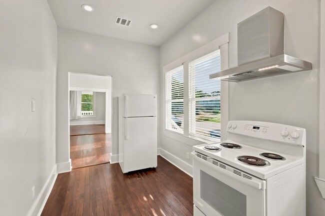 Photo - 732 Lamar St