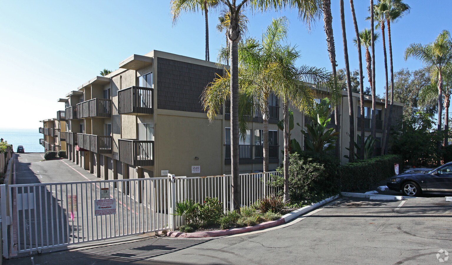 Stratford Beach Apartments - Stratford Beach Apartments