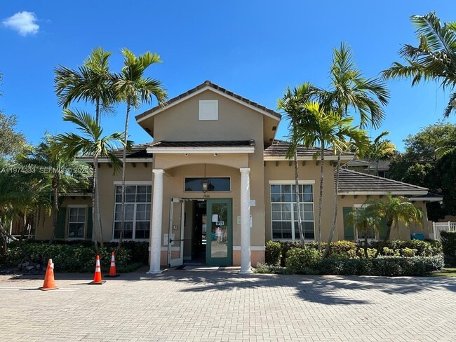 Photo - 1972 NE 6th Ct. Unit 7972