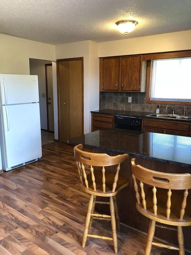 Photo - 8466 144th St W