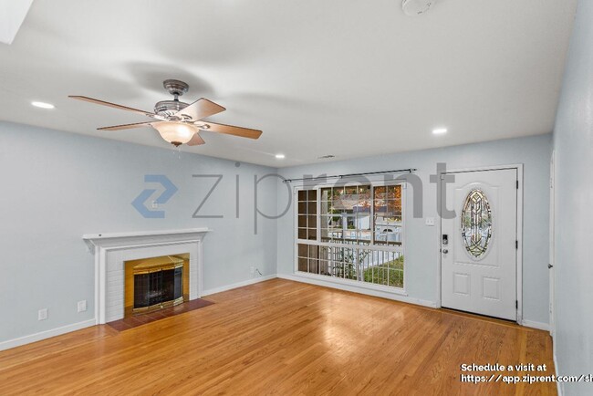 Photo - 3848 James Ave