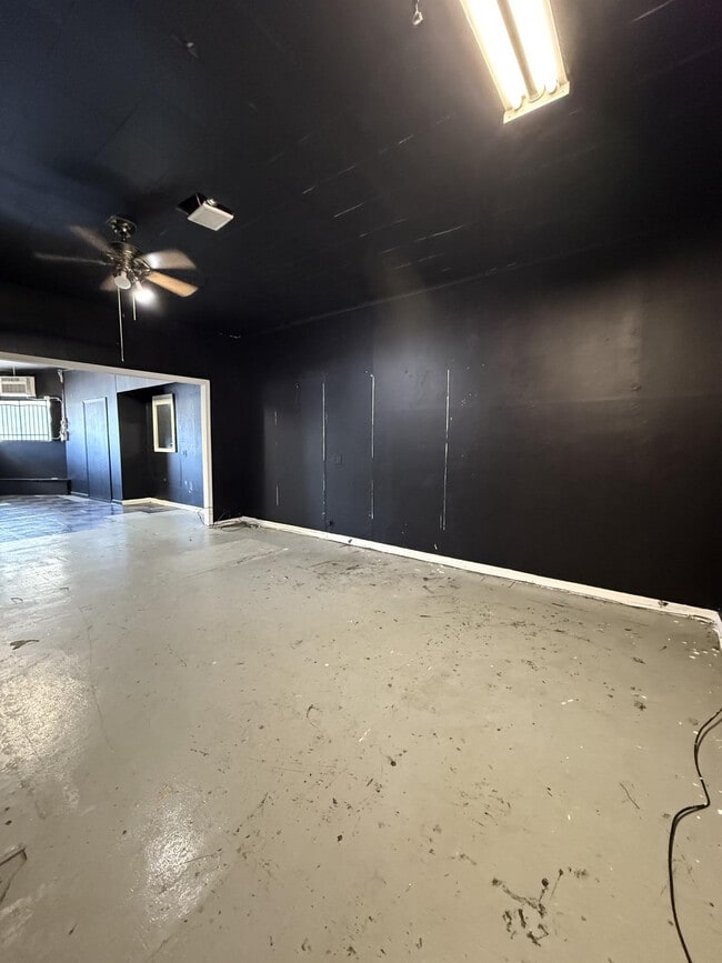 Photo - 1302 N Raguet St Unit 1