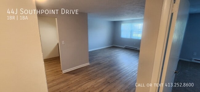 Photo - 44 Southpoint Dr